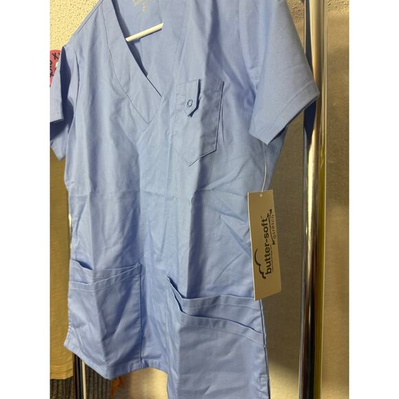 BN #41 NWT Butter-Soft Stretch Scrub Top XS Light Blue – Uniform Advantage - Picture 5 of 7